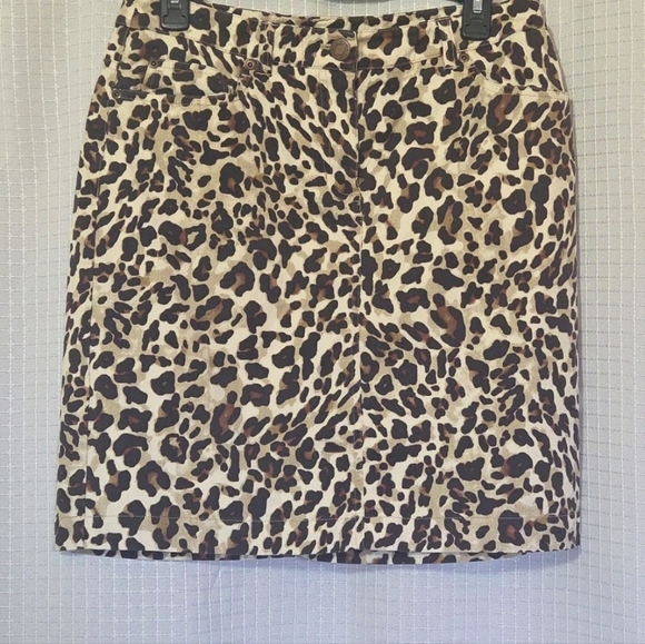 Jones New York Dresses & Skirts - JONES NEW YORK Sport Stretch Womens Size 6 Animal Print Pencil Skirt